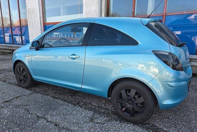 Gebraucht Opel Corsa Color Edition 101 PS (74 kW) 2011 Kleinwagen