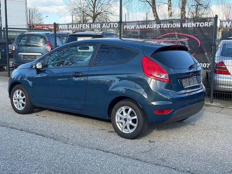 Gebraucht Ford Fiesta Ambiente 60 PS (44 kW) 2009 Rot Kleinwagen