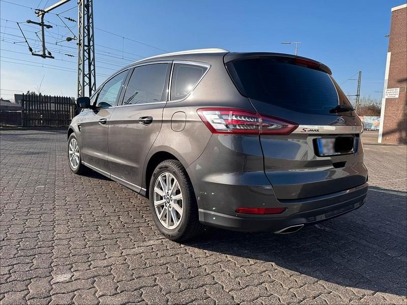 Gebraucht Ford S-MAX S 179 PS (131 kW) 2018 Grau Van / Kleinbus