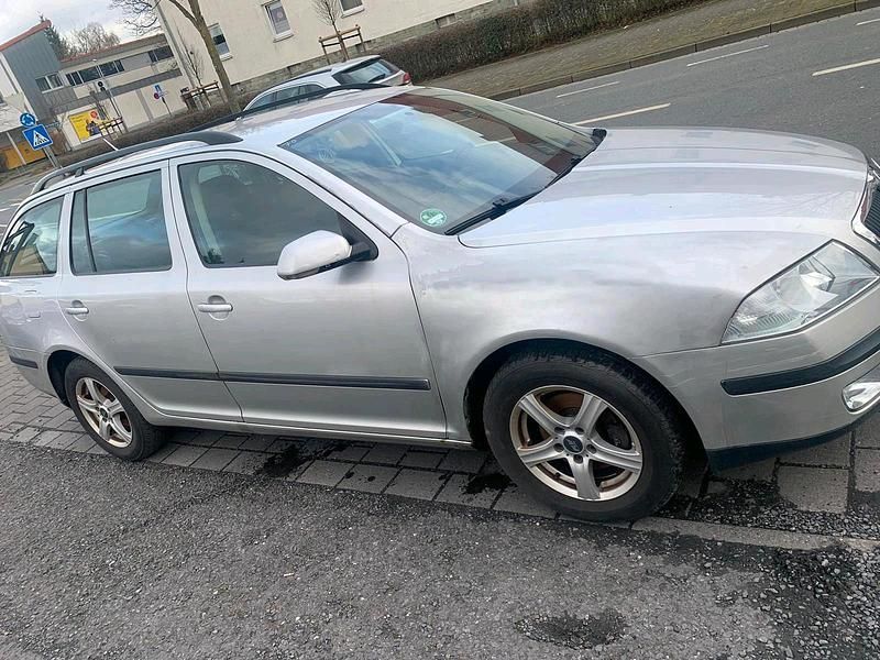 Silber Gebraucht 2006 Skoda Octavia Kombi | 999 € (Superpreis) - Bild 1/4