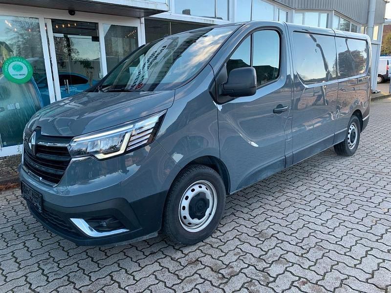 Gebraucht Renault Trafic Komfort 150 PS (110 kW) 2022 Grau Van / Kleinbus