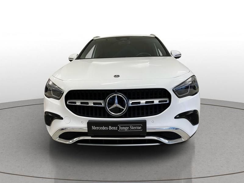 Gebraucht Mercedes GLA180 Progressive 136 PS (100 kW) 2025 Weiß SUV