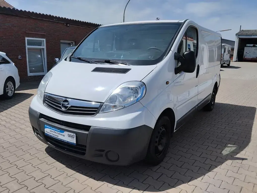 Gebraucht Opel Vivaro 90 PS (66 kW) 2007 Weiß Van / Kleinbus