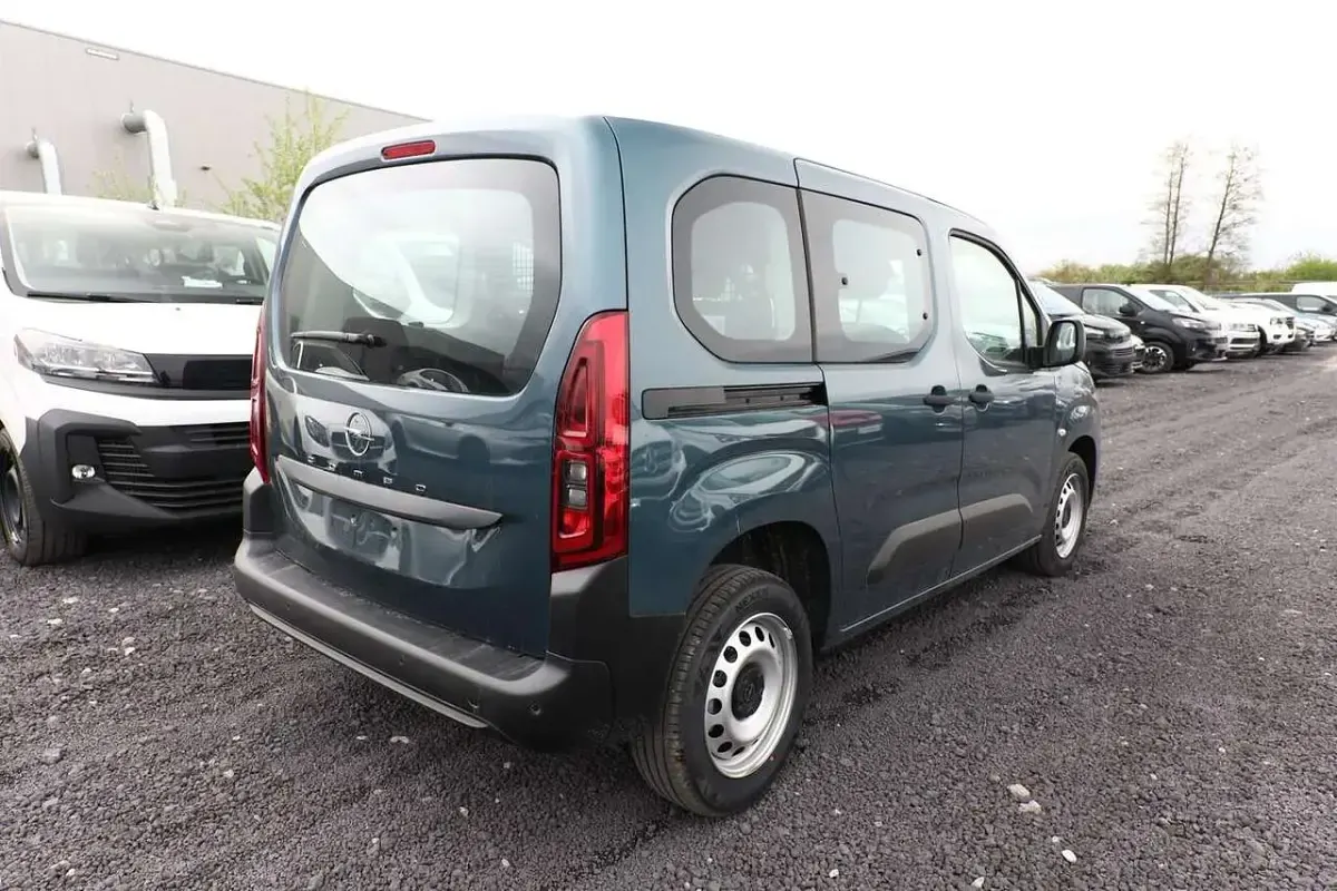 Neu Opel Combo Edition 102 PS (75 kW) 2025 Kiama blau metallic Van / Kleinbus