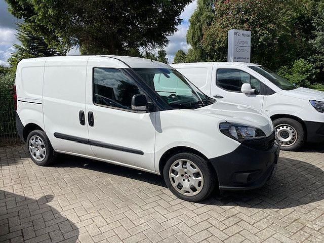 Gebraucht Fiat Doblò 101 PS (74 kW) 2022 Weiß Van / Kleinbus