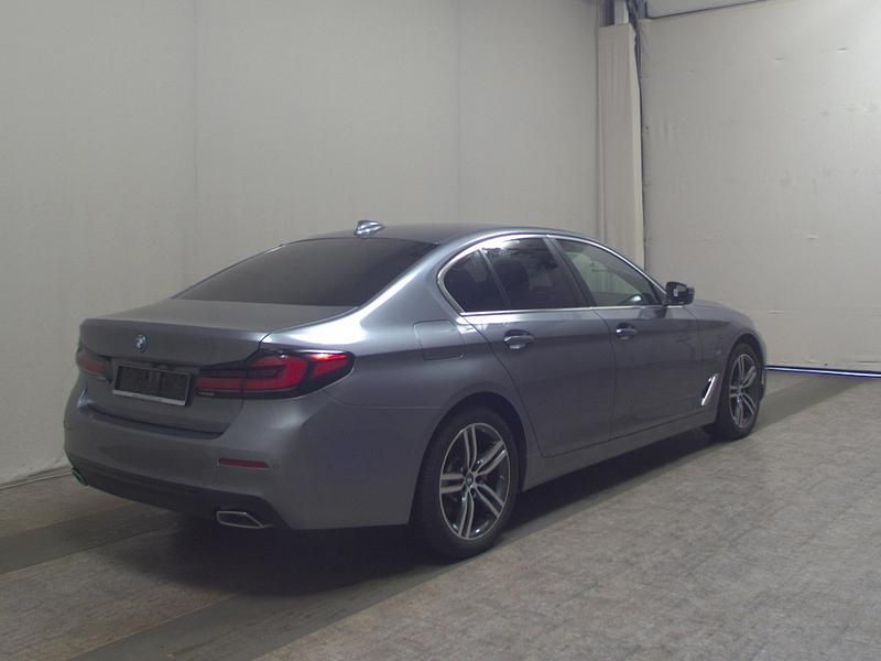 Gebraucht BMW 520 204 PS (150 kW) 2022 Grau Limousine