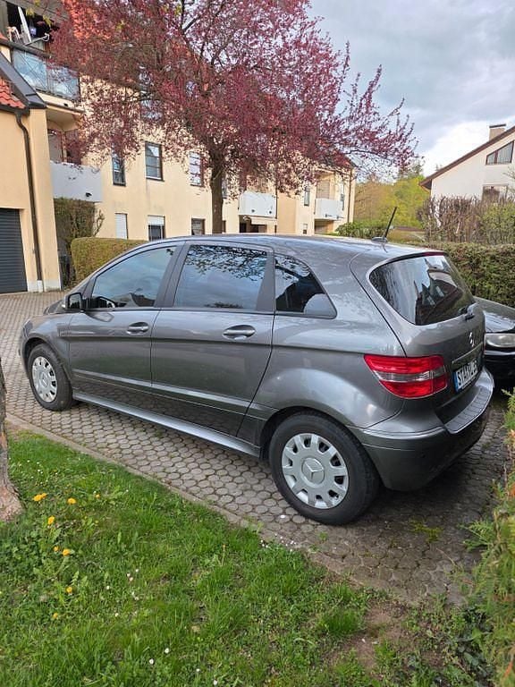 Gebraucht Mercedes B170 116 PS (85 kW) 2009 Beige Van / Kleinbus