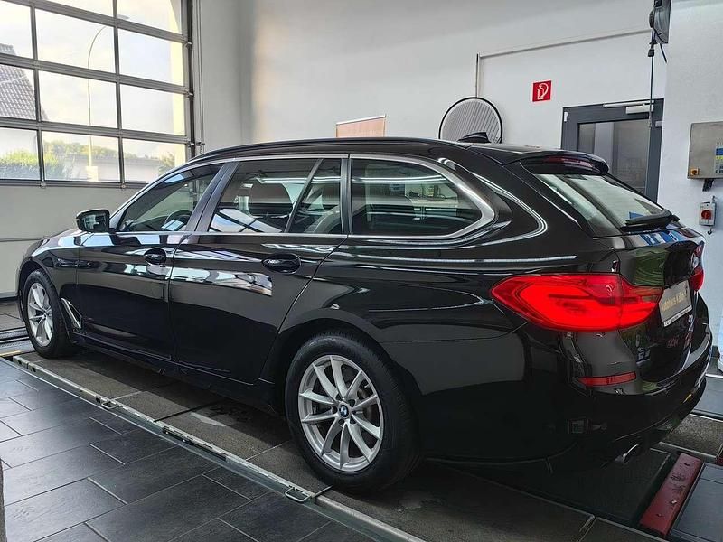 Gebraucht BMW 530 Sport Line 252 PS (185 kW) 2017 Schwarz Kombi