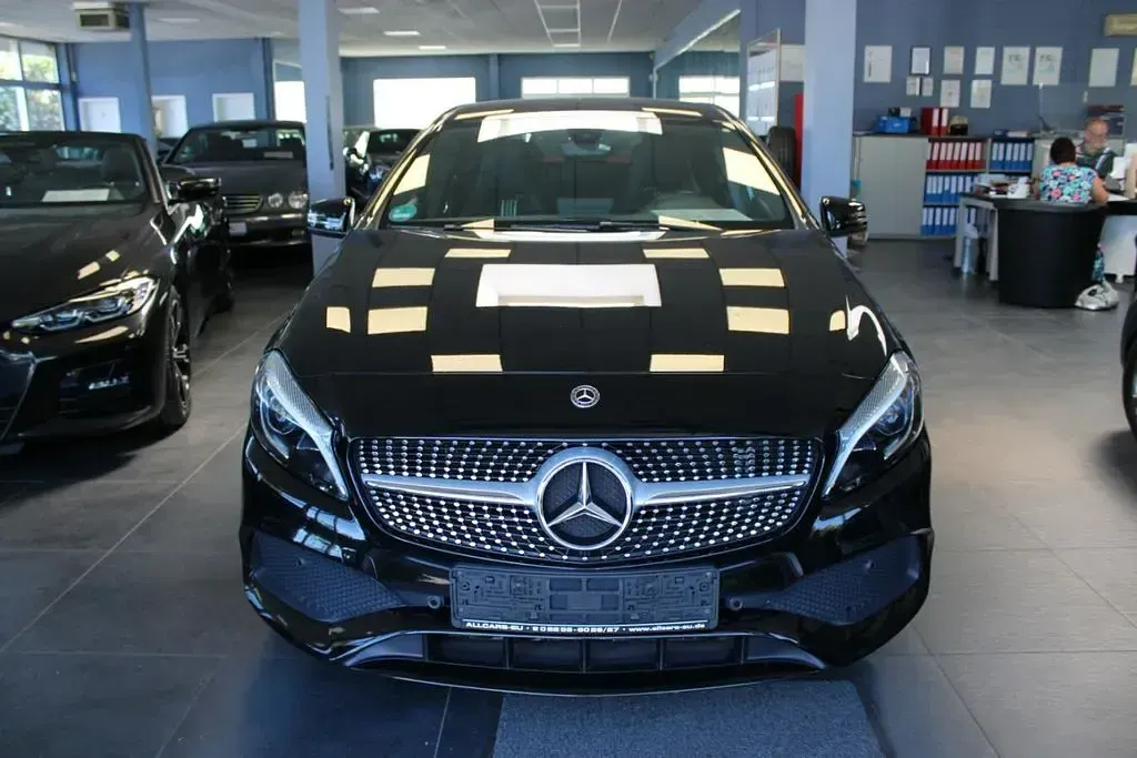 Gebraucht Mercedes A180 AMG 109 PS (80 kW) 2018 Schwarz Limousine