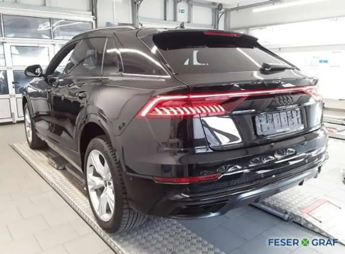 Gebraucht Audi Q8 Ambiente 286 PS (210 kW) 2022 Schwarz SUV