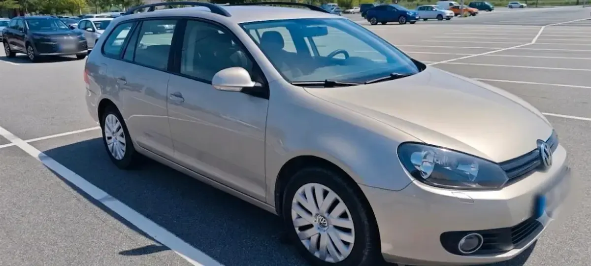 Gebraucht VW Golf VII 105 PS (77 kW) 2013 Gold Kombi