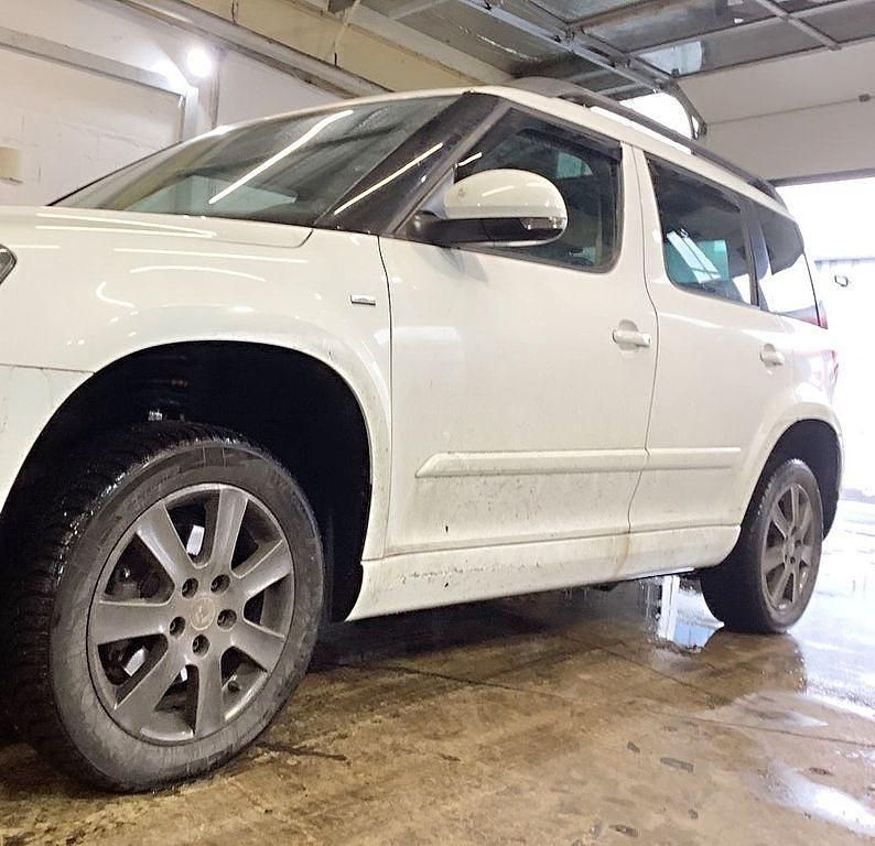 Gebraucht Skoda Yeti Joy 125 PS (91 kW) 2016 Weiß SUV