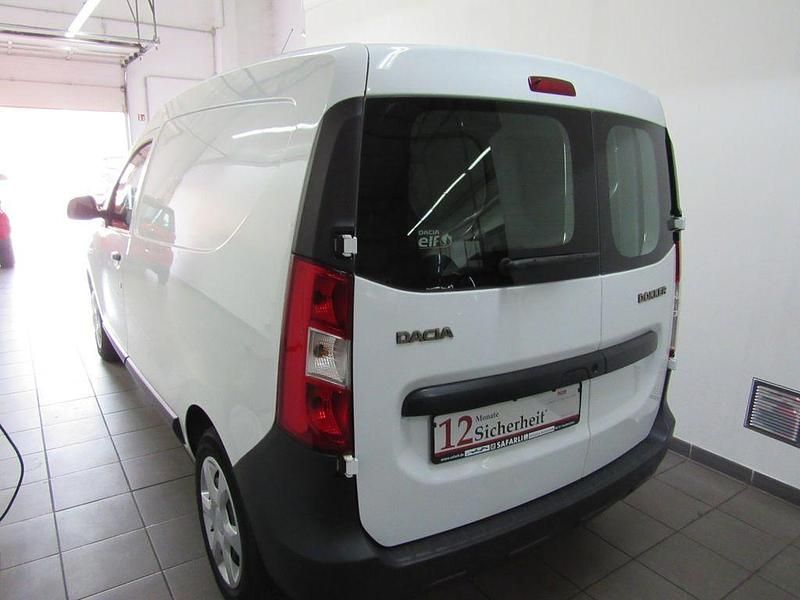 Gebraucht Dacia Dokker 102 PS (75 kW) 2019 Weiß Van / Kleinbus