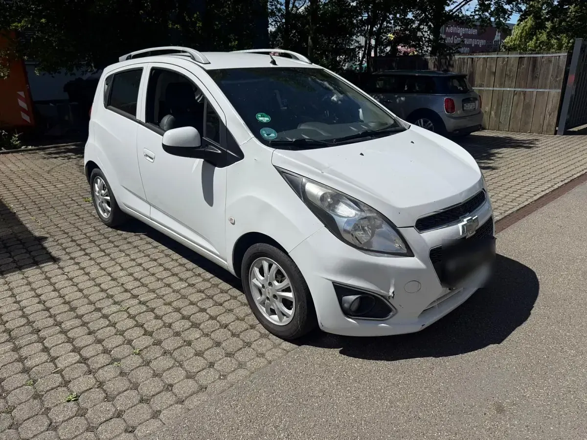 Gebraucht Chevrolet Spark 70 PS (51 kW) 2013 Weiß Kleinwagen