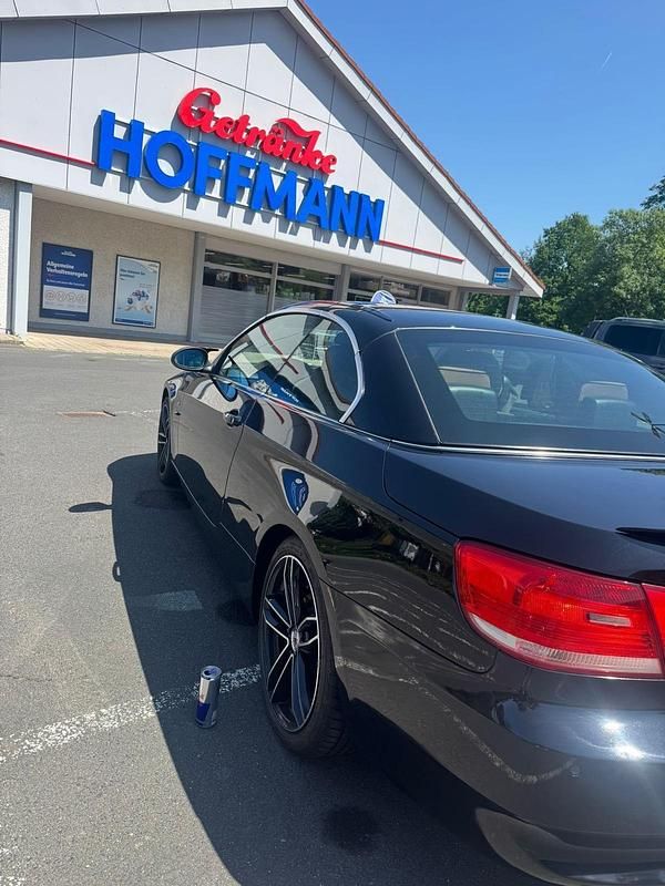 Gebraucht BMW 320 Cabriolet 170 PS (125 kW) 2007 Schwarz Cabrio