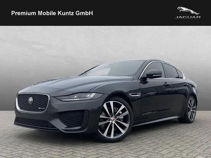 Carpathian grey Gebraucht 2024 Jaguar XE R-Dynamic Limousine | 36.900 € (Teuer) - Bild 1/1