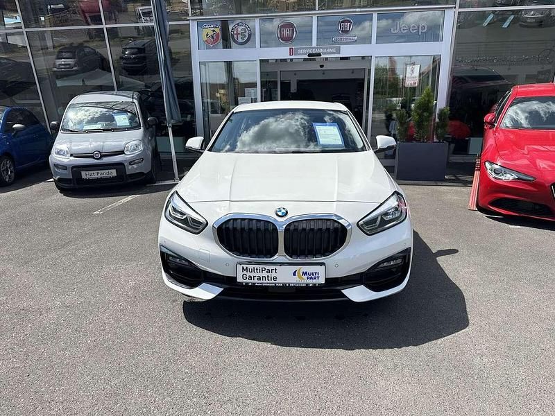 Gebraucht BMW 118 Sport Line 136 PS (100 kW) 2022 Weiß Kleinwagen