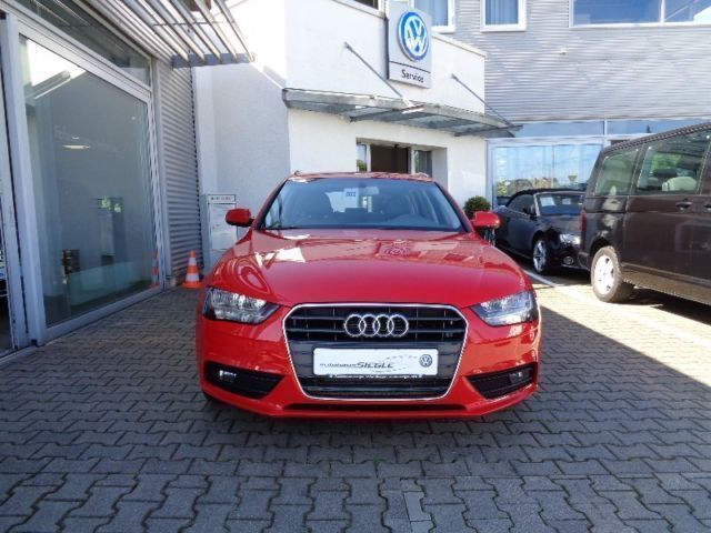 Gebraucht Audi A4 177 PS (130 kW) 2013 Rot Kombi