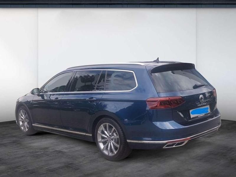 Gebraucht VW Passat R-line 150 PS (110 kW) 2021 Blau Kombi