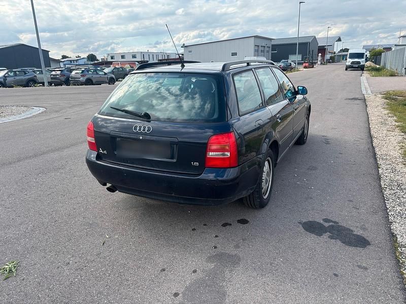 Blau Gebraucht 1999 Audi A4 Kombi | 800 € (Superpreis) - Bild 1/4
