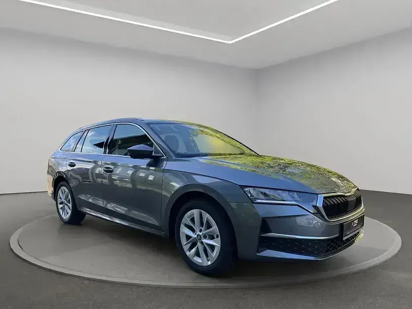 Neu Skoda Octavia Selection 150 PS (110 kW) 2026 Graphite grau metallic Kombi
