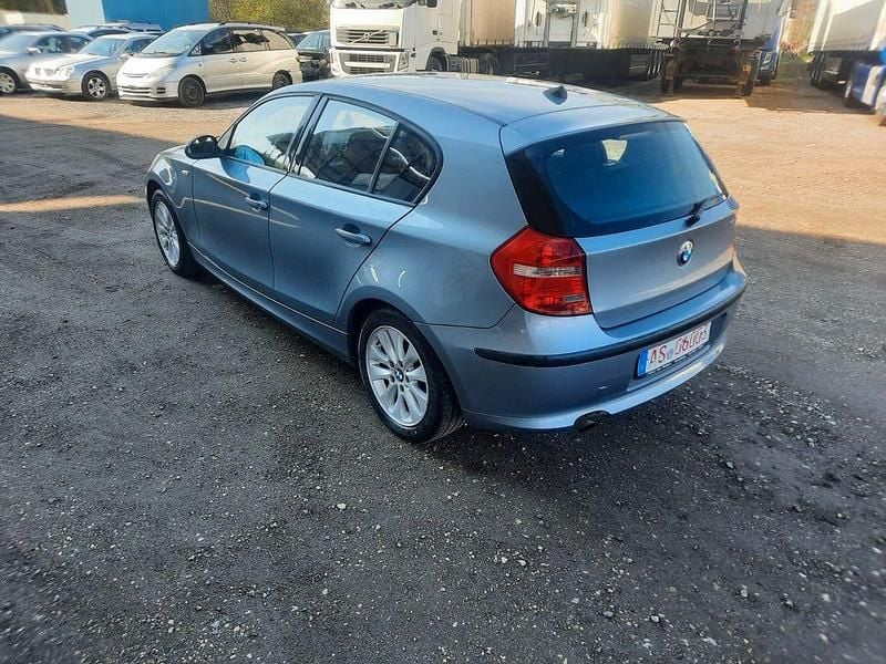 Gebraucht BMW 116 122 PS (89 kW) 2007 Blau Kleinwagen