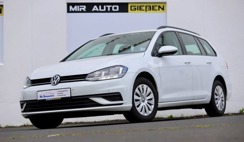 Weiß Gebraucht 2017 VW Golf VII Trendline Kombi | 8.980 € (Fairer Preis) - Bild 1/4