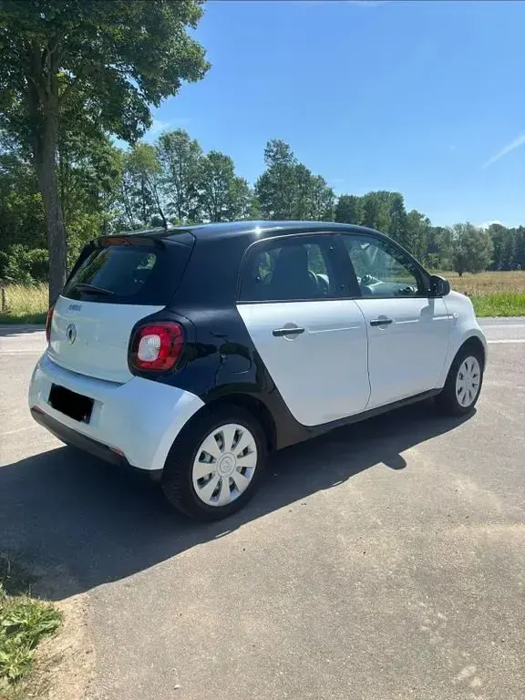 Gebraucht Smart ForFour 71 PS (52 kW) 2017 Weiß Kleinwagen