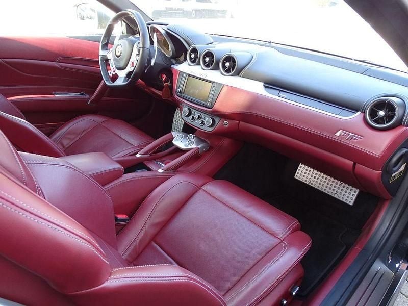 Gebraucht Ferrari FF 661 PS (486 kW) 2012 Grau Kombi