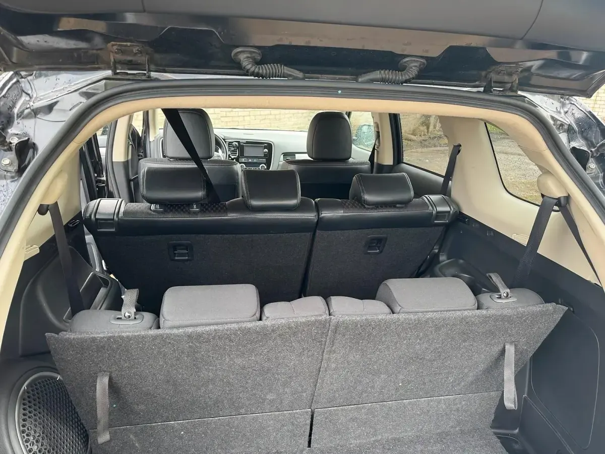 Gebraucht Mitsubishi Outlander 140 PS (102 kW) 2014 Schwarz SUV