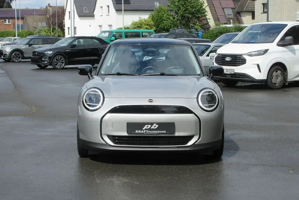 Gebraucht Mini Cooper Classic 135 kW (184 PS) 2024 Melting silver iii Kleinwagen