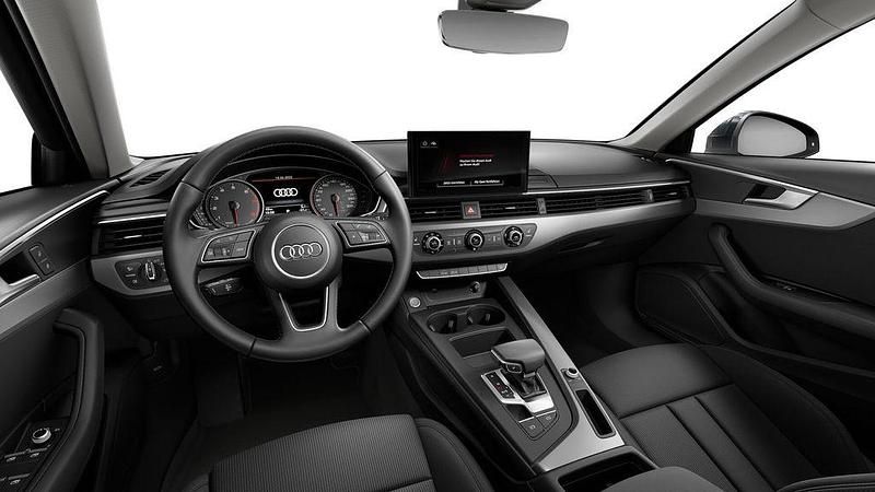 Second-hand Audi A4 Advanced Plus 150 CP (110 kW) 2023 Gri Break