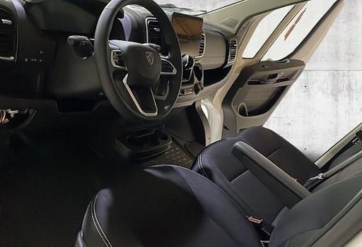 Gebraucht Peugeot Boxer 140 PS (102 kW) 2024 Weiß Van