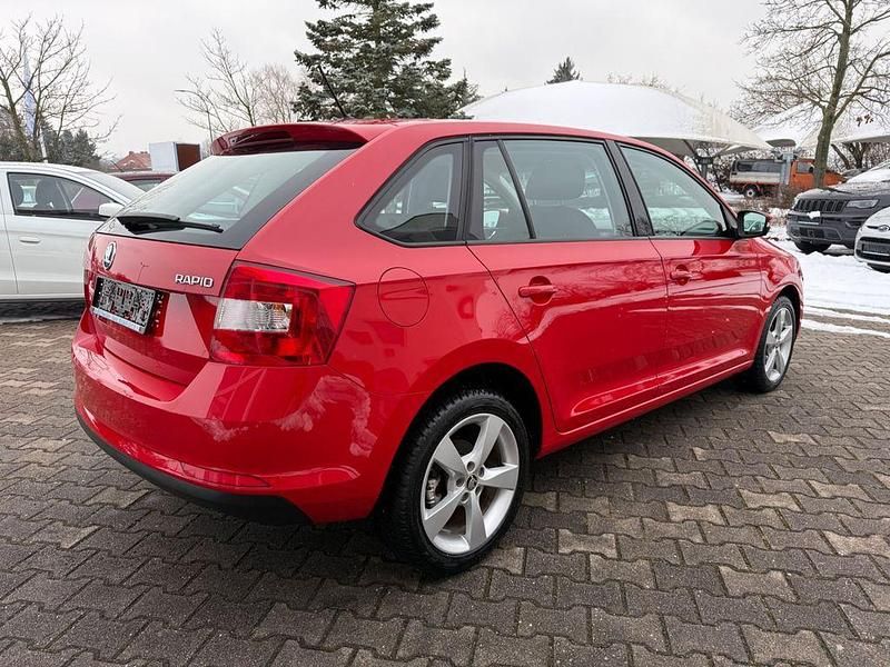 Gebraucht Skoda Rapid Cool Edition 90 PS (66 kW) 2016 Rot Kleinwagen