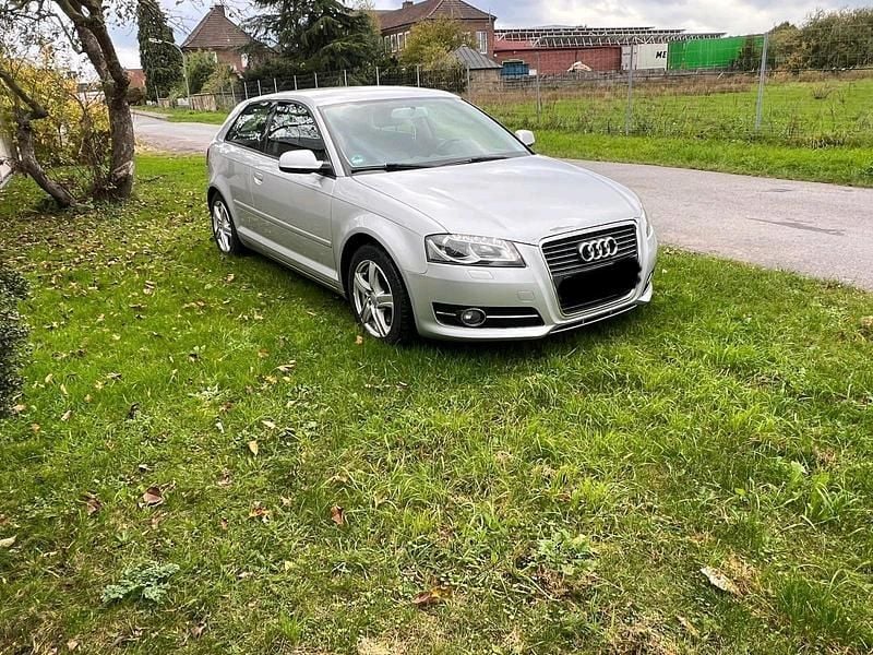 Silber Gebraucht 2012 Audi A3 Limousine | 4.300 € (Superpreis) - Bild 1/4