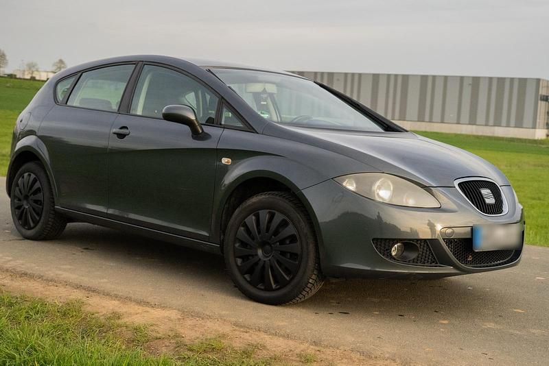 Second-hand Seat Leon 102 CP (75 kW) 2008 Gri Hatchback