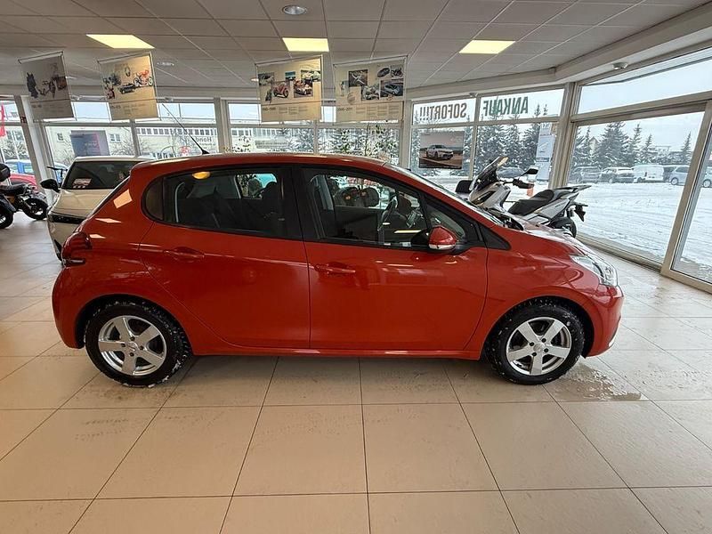 Gebraucht Peugeot 208 Active 82 PS (60 kW) 2016 Orange Kleinwagen