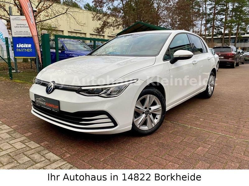 Pure white Gebraucht 2021 VW Golf VIII Life Limousine | 19.990 € (Guter Preis) - Bild 1/4