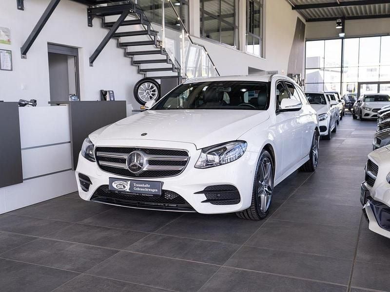 Gebraucht Mercedes E220 AMG 194 PS (142 kW) 2017 Weiß Limousine