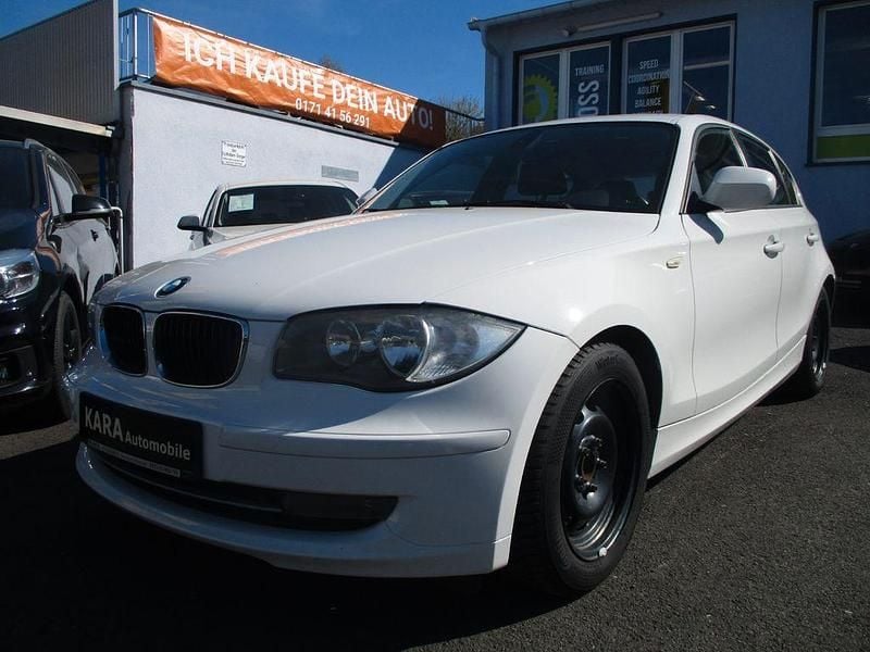 Używany BMW 116 122 KM (89 kW) 2011 Biały Hatchback