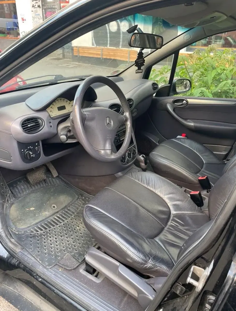 Gebraucht Mercedes A140 82 PS (60 kW) 2001 Schwarz Kleinwagen