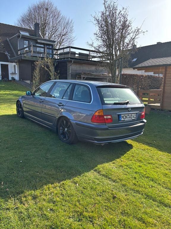 Gebraucht BMW 325 Performance 192 PS (141 kW) 2001 Blau Kombi