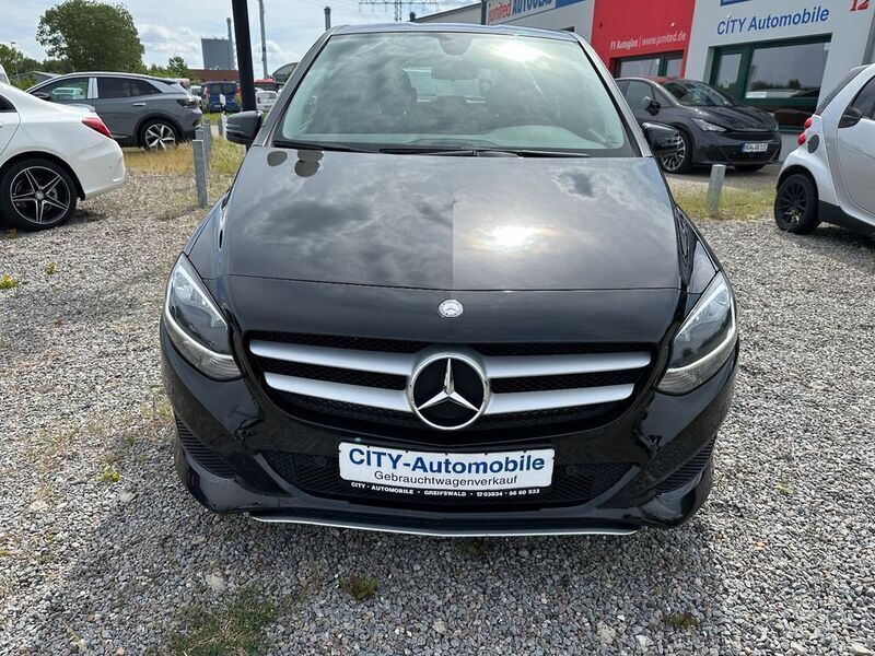 Gebraucht Mercedes B200 136 PS (100 kW) 2014 Schwarz Van / Kleinbus