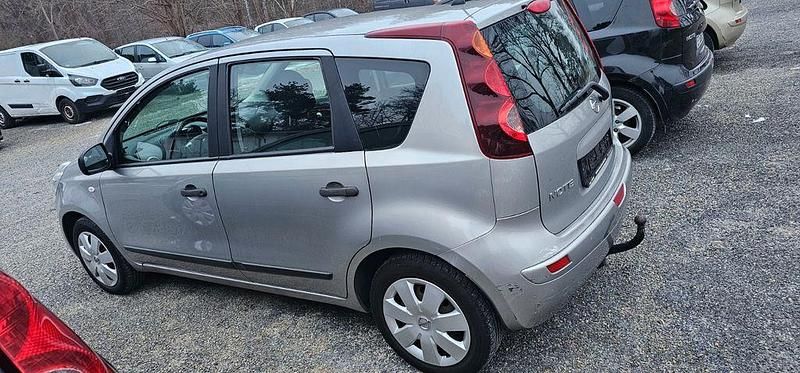 Gebraucht Nissan Note Visia 88 PS (64 kW) 2010 Silber Kleinwagen