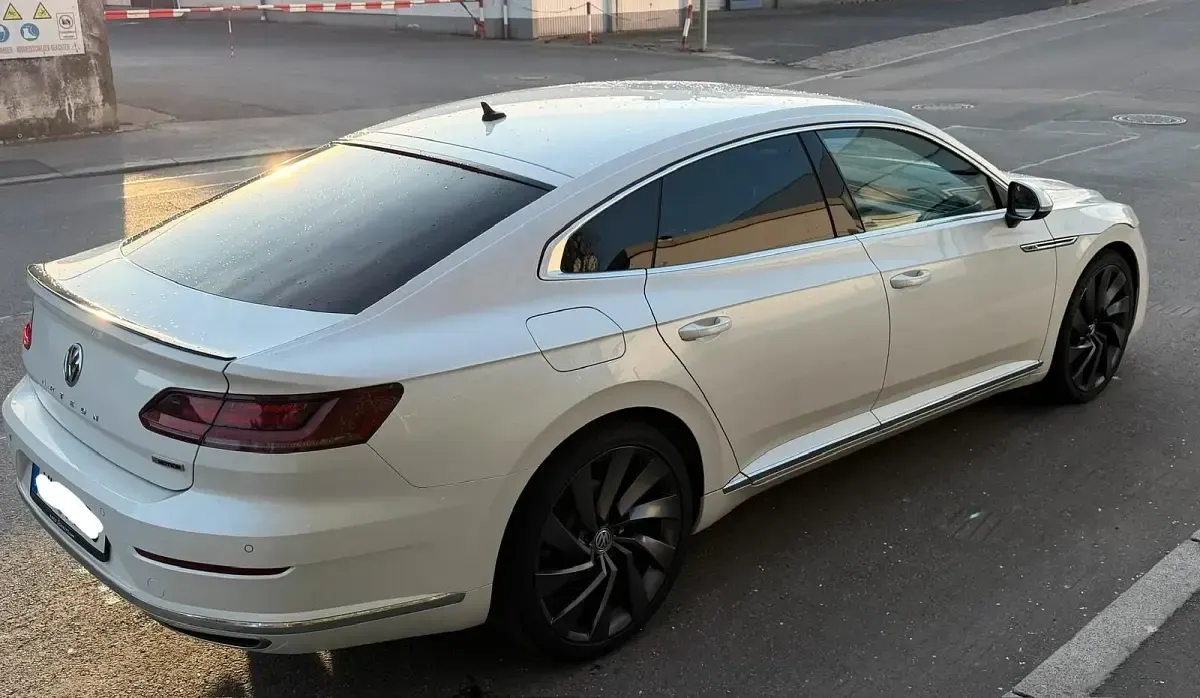 Gebraucht VW Arteon R-line 190 PS (139 kW) 2018 Weiß Kleinwagen