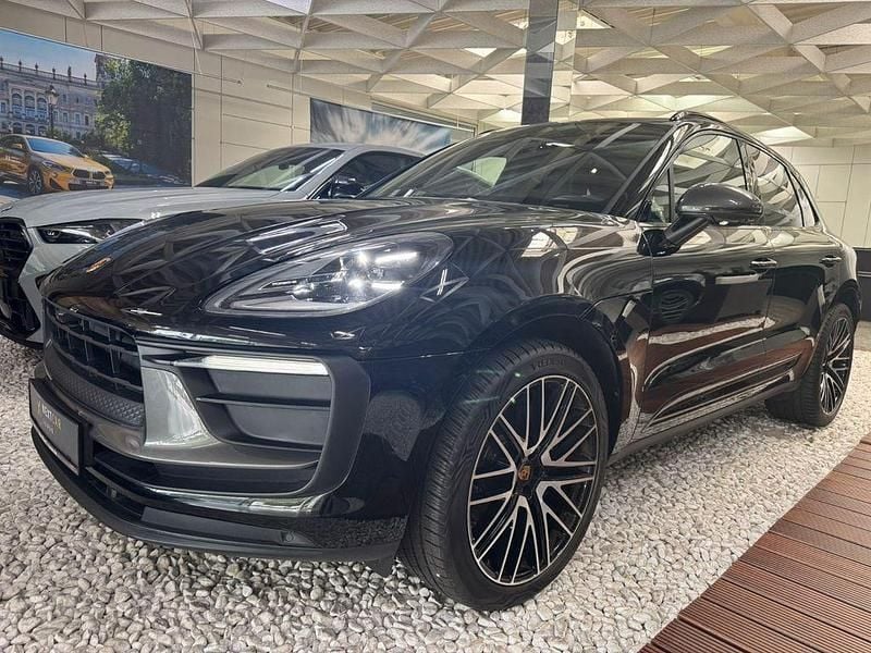 Schwarz Gebraucht 2023 Porsche Macan SUV | 69.990 € (Fairer Preis) - Bild 1/4