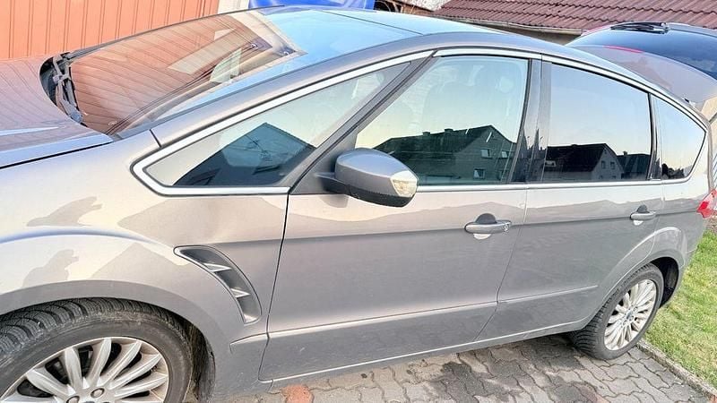 Gebraucht Ford S-MAX S 140 PS (102 kW) 2012 Braun Van / Kleinbus