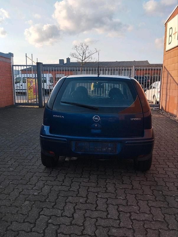 Używany Opel Corsa 101 KM (74 kW) 2004 Niebieski Hatchback