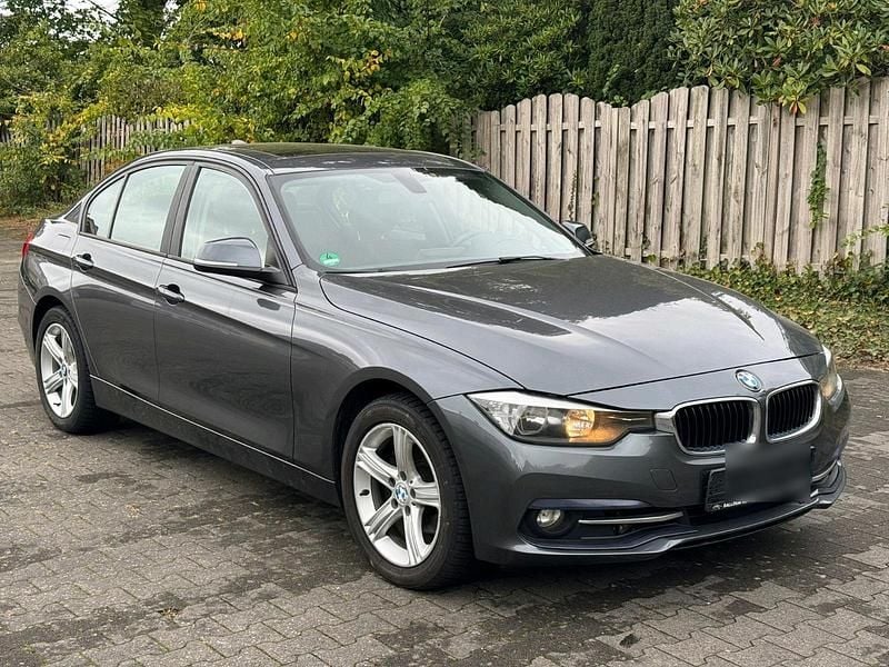 Grau Gebraucht 2013 BMW 316 Limousine | 6.600 € (Superpreis) - Bild 1/4