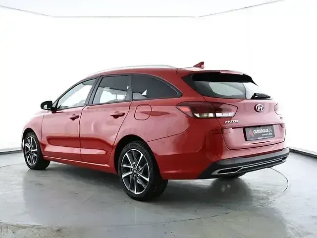 Gebraucht Hyundai i30 GO! 120 PS (88 kW) 2023 Rot Kombi